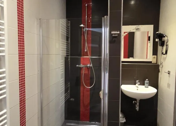 Schwarze Pumpe 3* شبرمبرغ