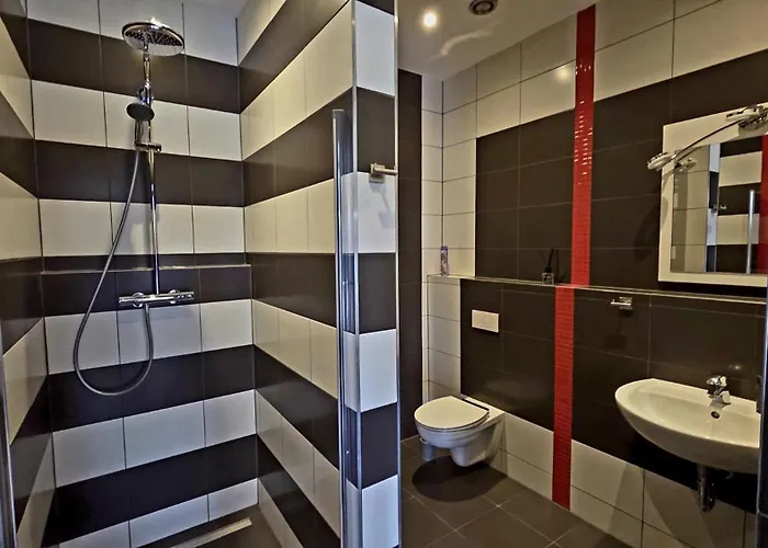 Schwarze Pumpe 3* شبرمبرغ